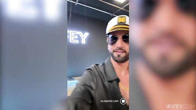 Замужняя блондинка Участвует в шоу Хотвайфинг