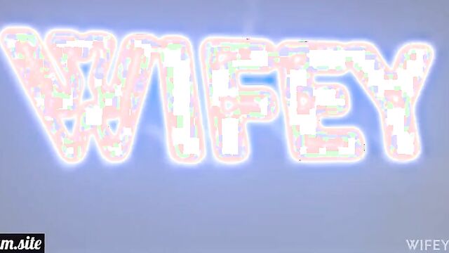 Трахнутая негром при муже (Wifey)